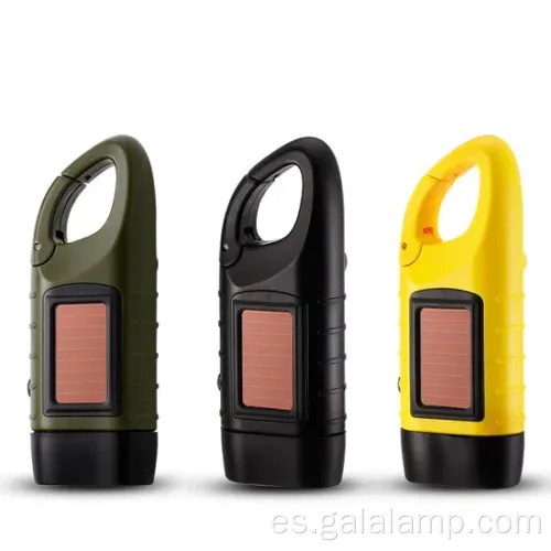 Linterna recargable con energía solar a mano